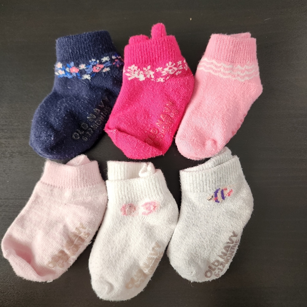 COPY - 3/$12 ● Old Navy socks sz 6-12months